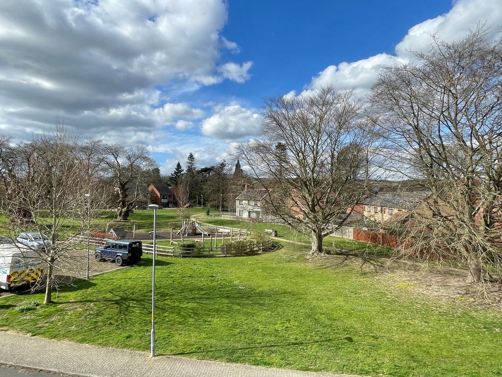 Property photo 3 of 52