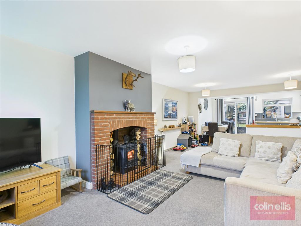 Property photo 2 of 18 Cam05075G0-Pr0275-Still014.Jpg