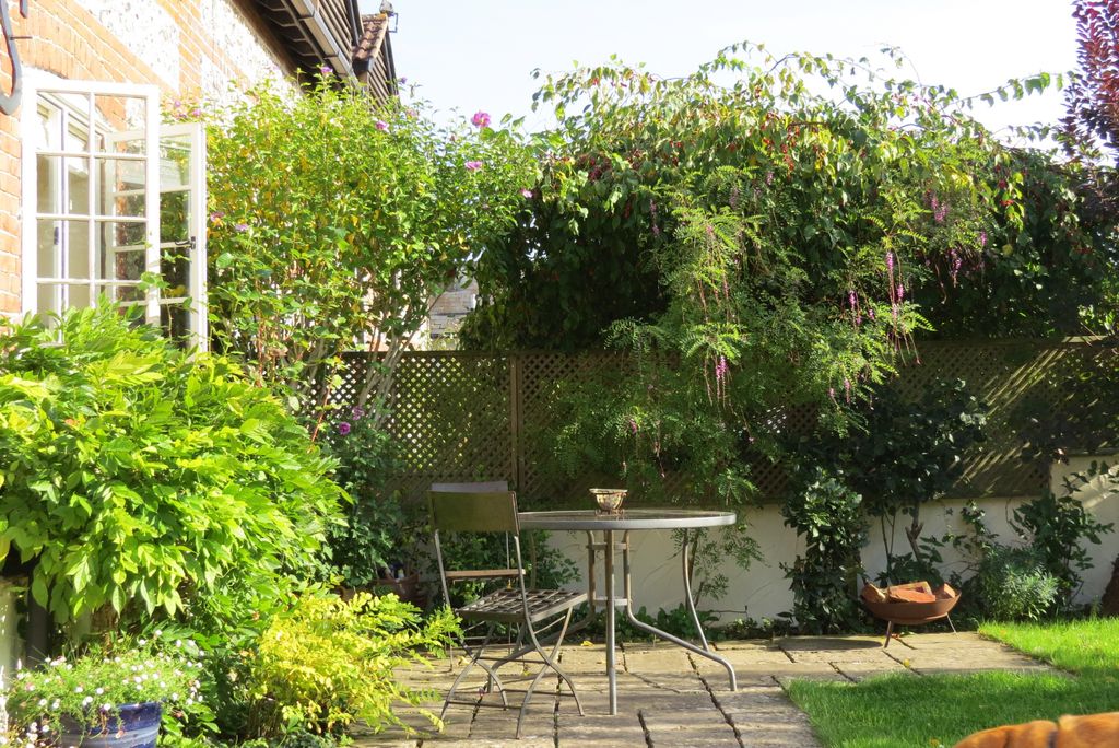 Property photo 2 of 18