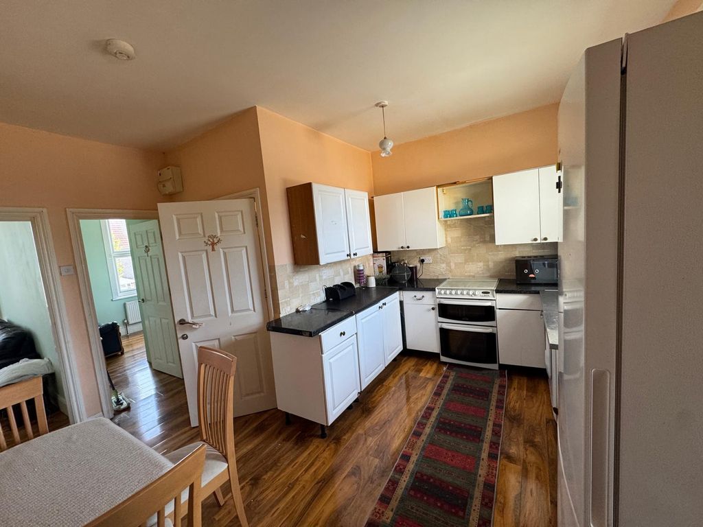 Property photo 3 of 4