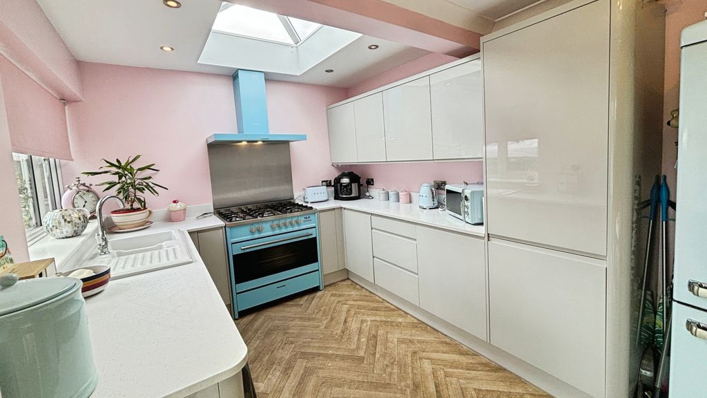 Property photo 2 of 15 204Ebca4-Img_3517
