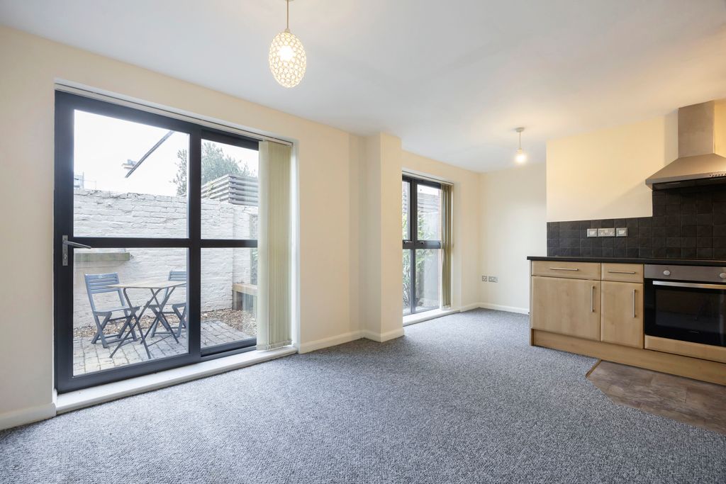 Property photo 2 of 8 St Georges-05