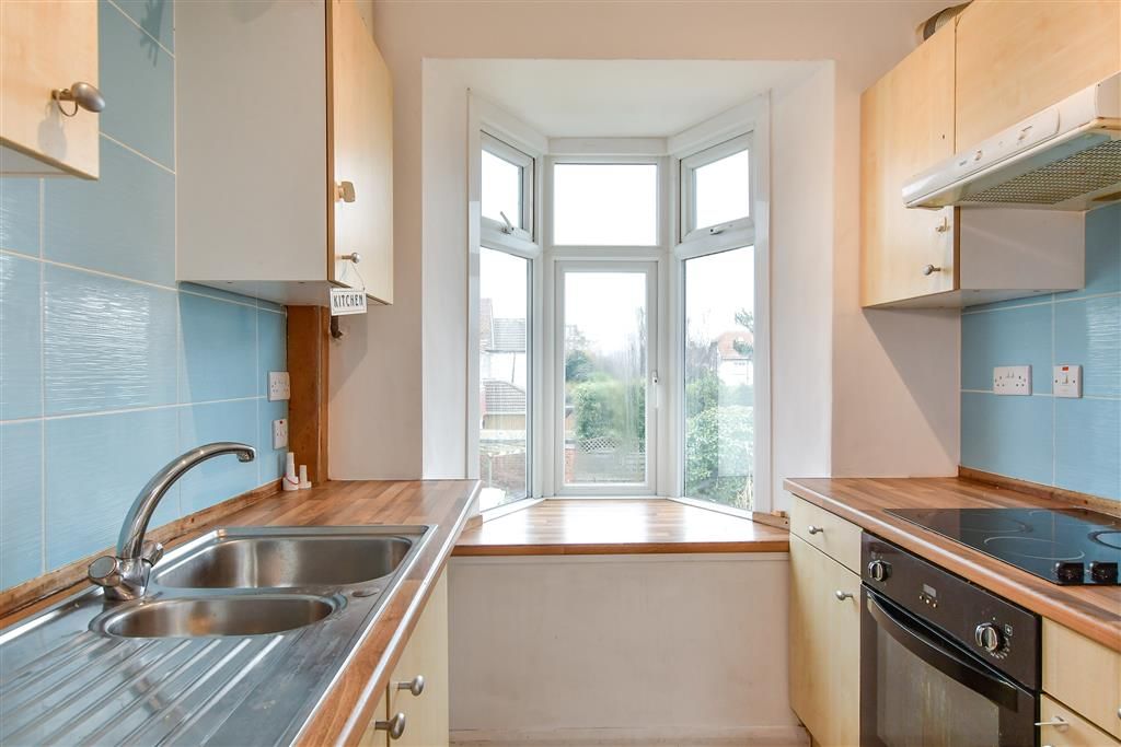 Property photo 1 of 10 Kitchen