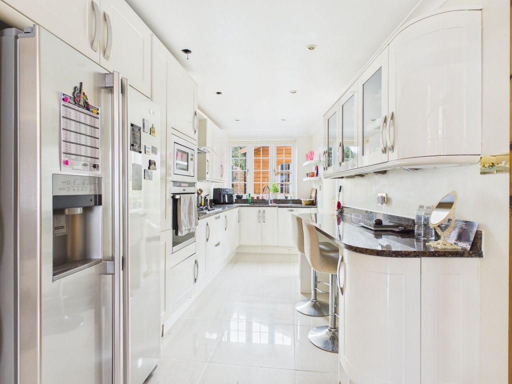 Property photo 3 of 15 Kitchen