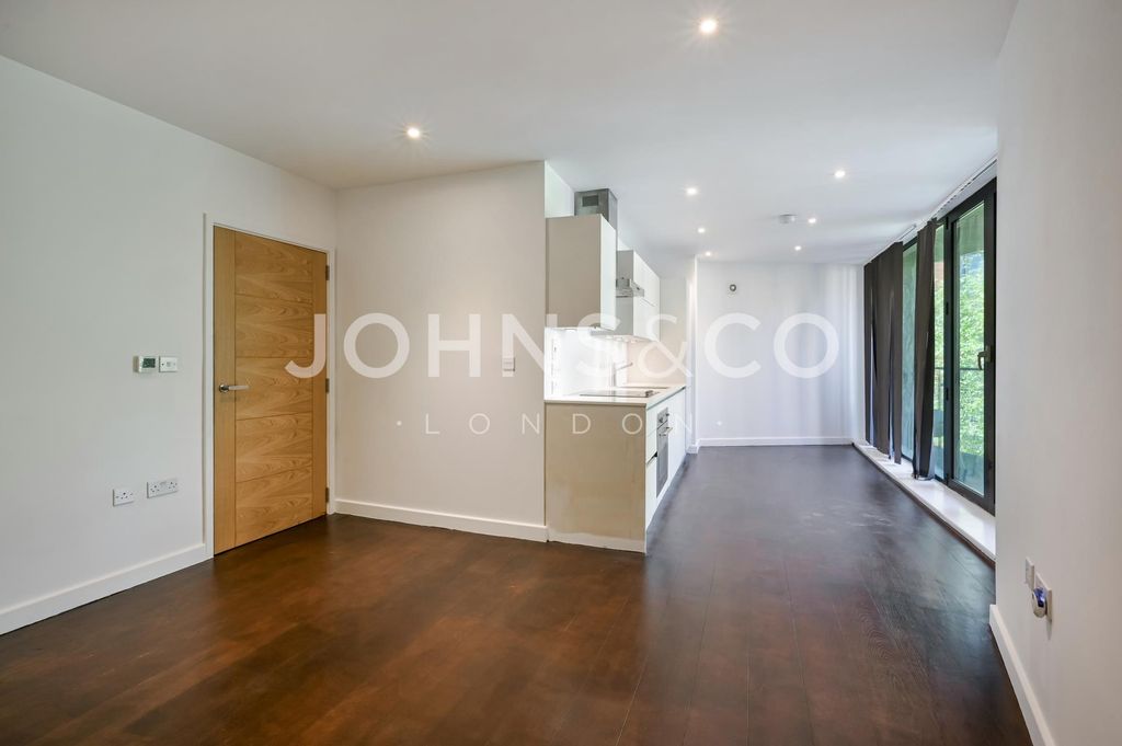 Property photo 3 of 11