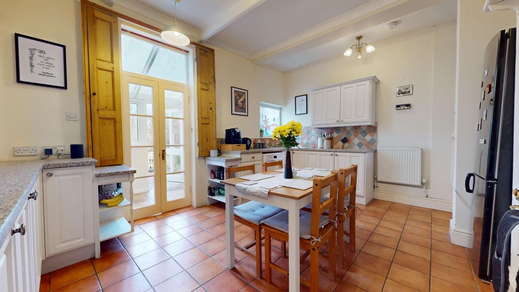 Property photo 2 of 28 4587023