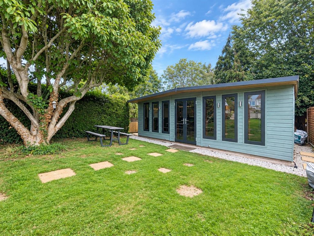 Property photo 2 of 26