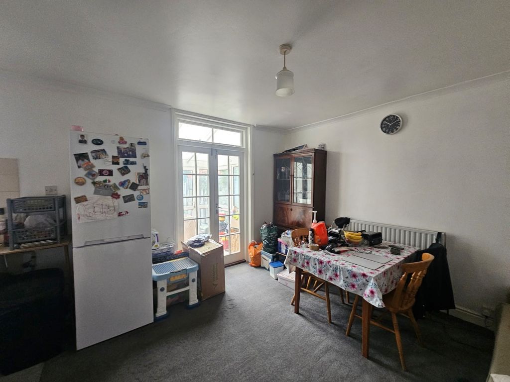 Property photo 3 of 6 Image