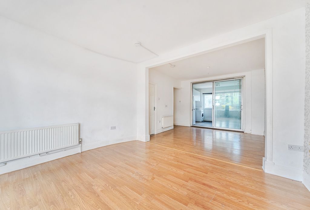Property photo 3 of 16 1324687-11-6891E4...