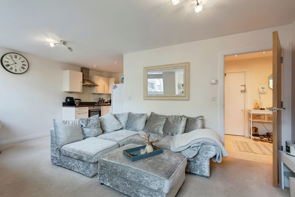 Property photo 2 of 20 Pbox-Img.Jpg