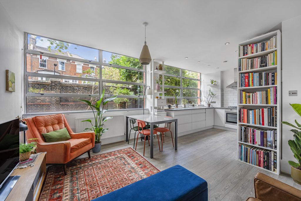 Property photo 2 of 13