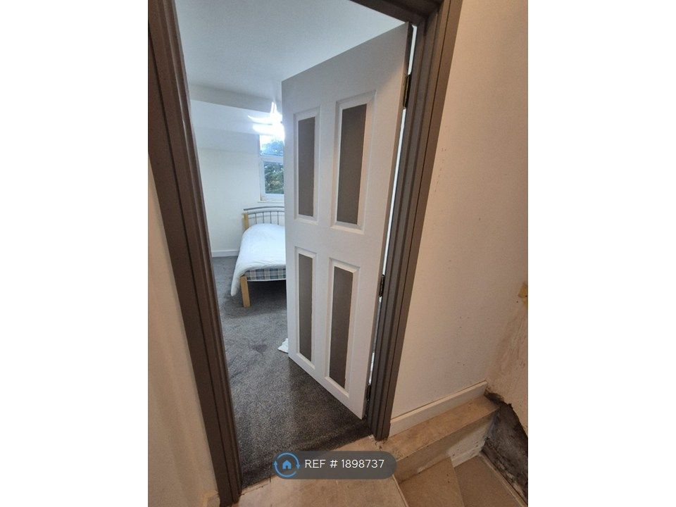 Property photo 3 of 31