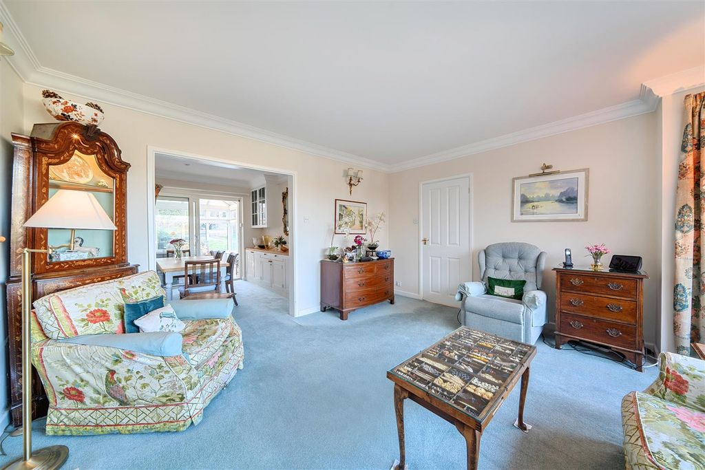 Property photo 2 of 16 Sitting Room