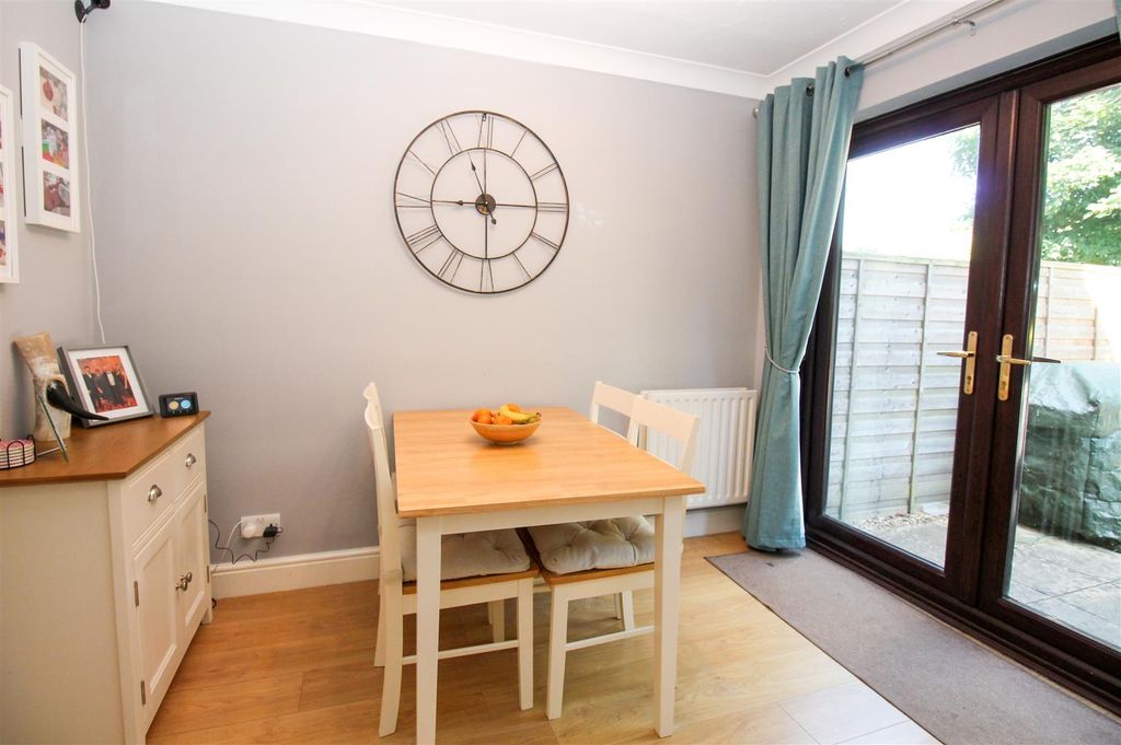 Property photo 3 of 18 Dinning Room