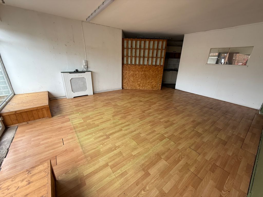 Property photo 3 of 5