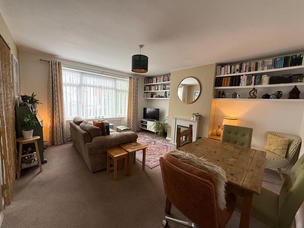 Property photo 3 of 10