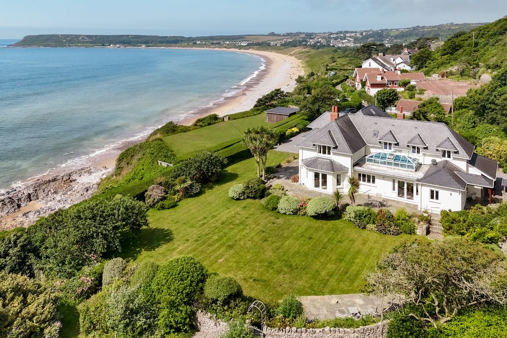 Property photo 1 of 54 Craig Y Don - Web (3 Of 83).Jpg