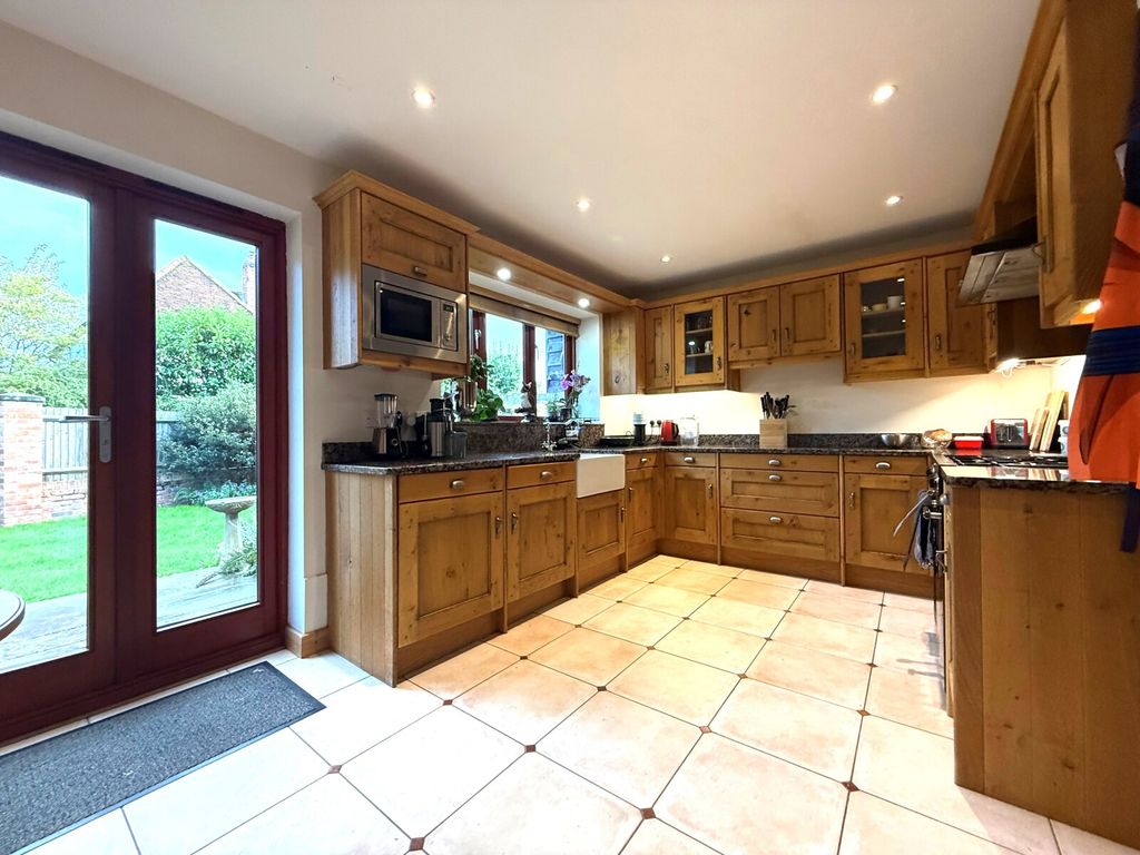Property photo 3 of 17 Picture No. 25