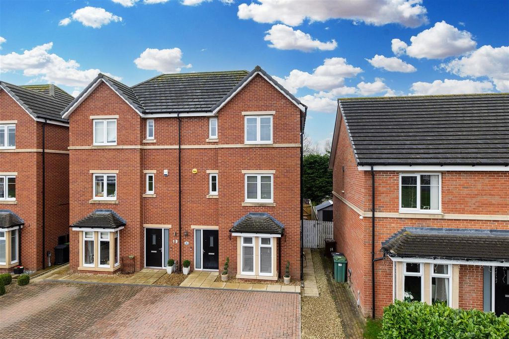 Property photo 1 of 23 Exterior