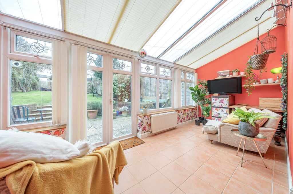 Property photo 2 of 19 Conservatory