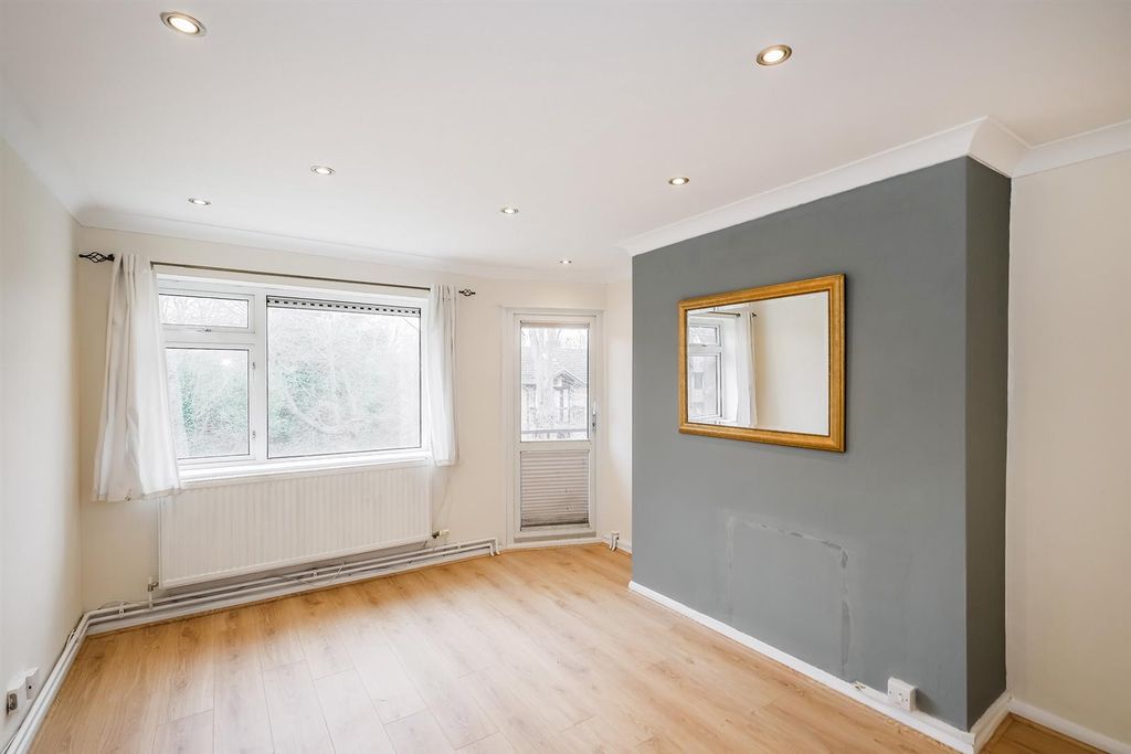 Property photo 3 of 21 3