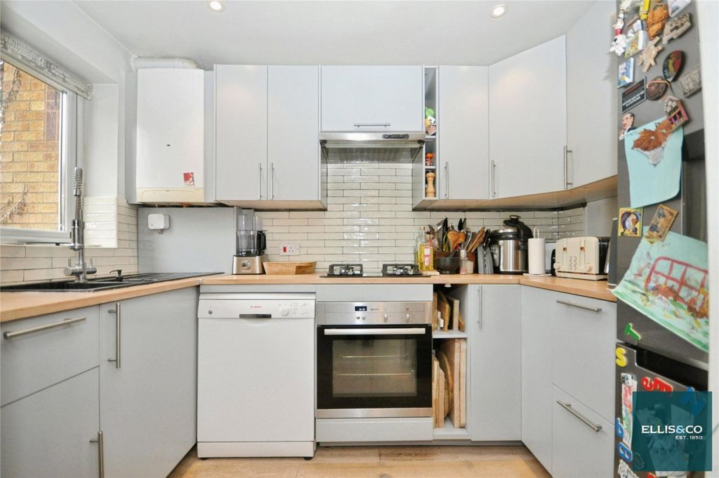 Property photo 2 of 8 Picture No. 26