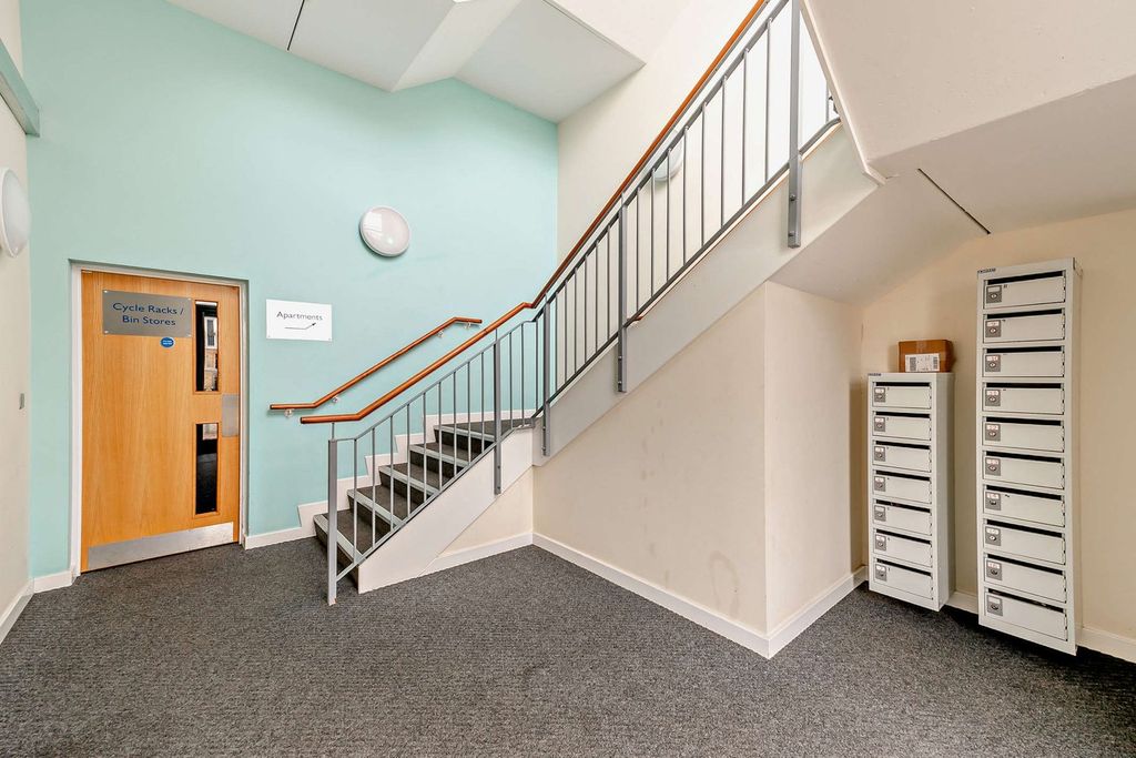 Property photo 2 of 24