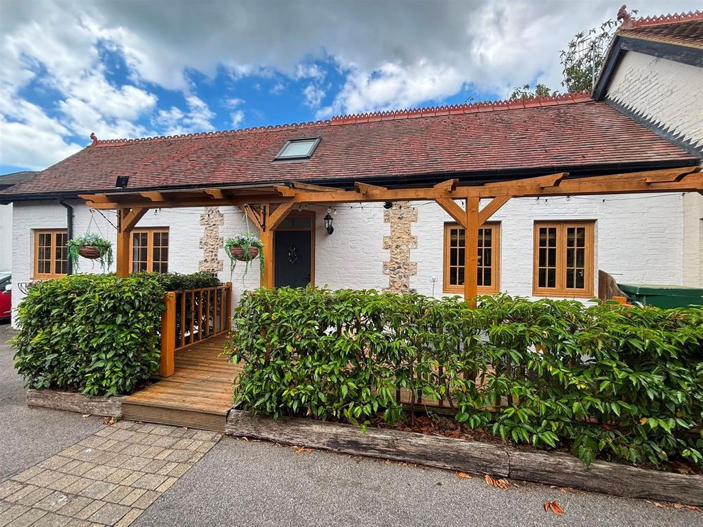Property photo 1 of 21 Front