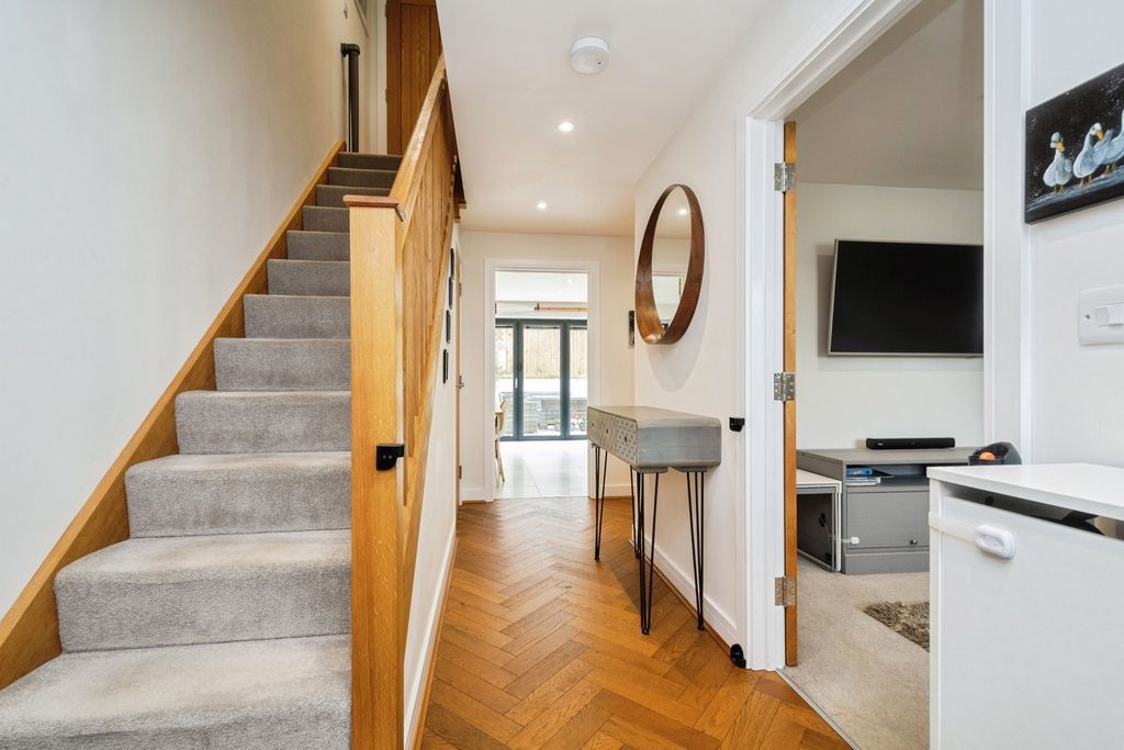 Property photo 2 of 20 Pbox-Img.Jpg