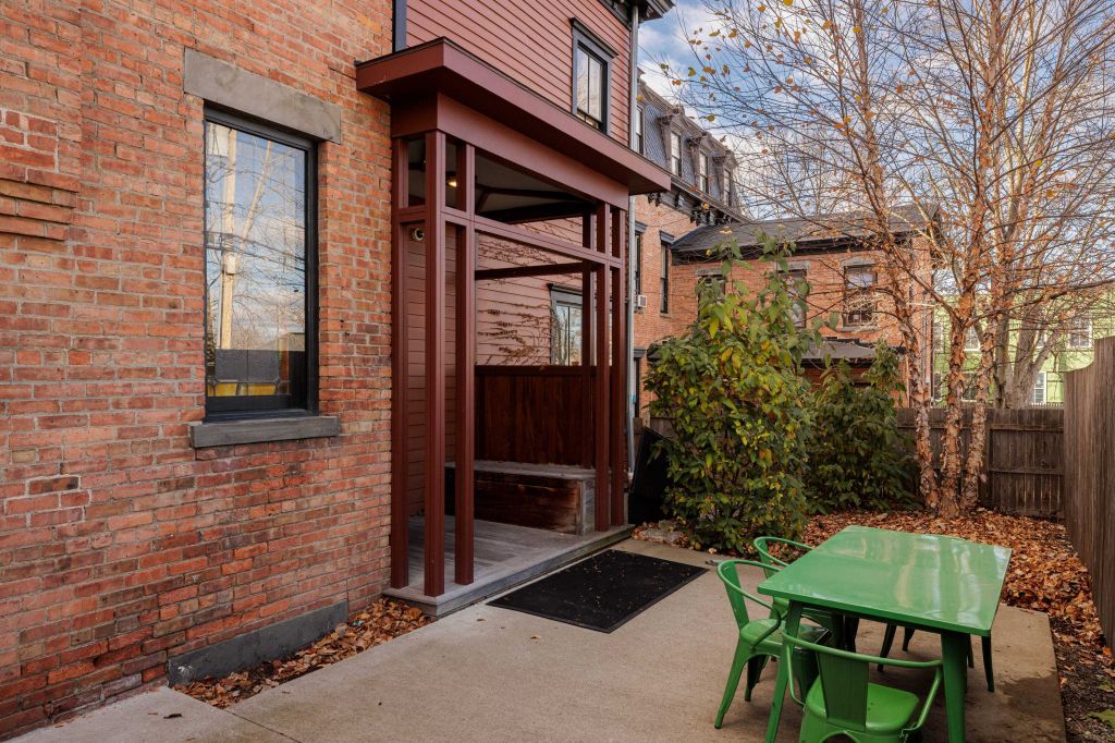 Property photo 3 of 10 <Alttext/>