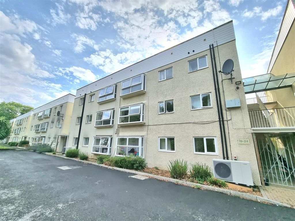 Property photo 2 of 15 Exterior