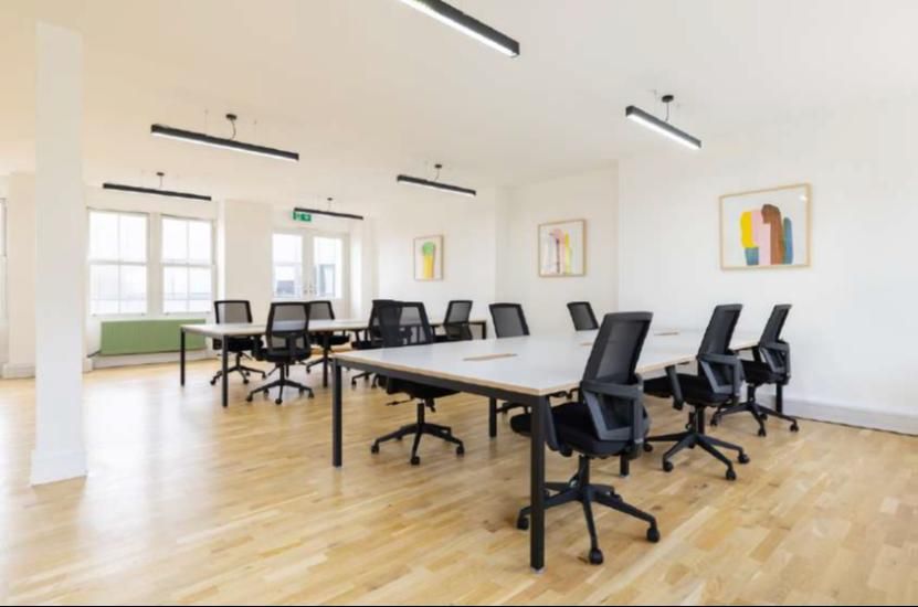 Property photo 3 of 7 Photo 6