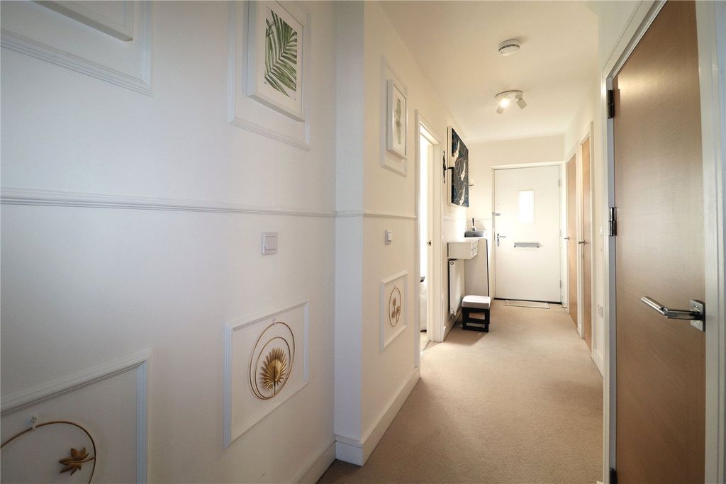 Property photo 2 of 18 Picture No. 25