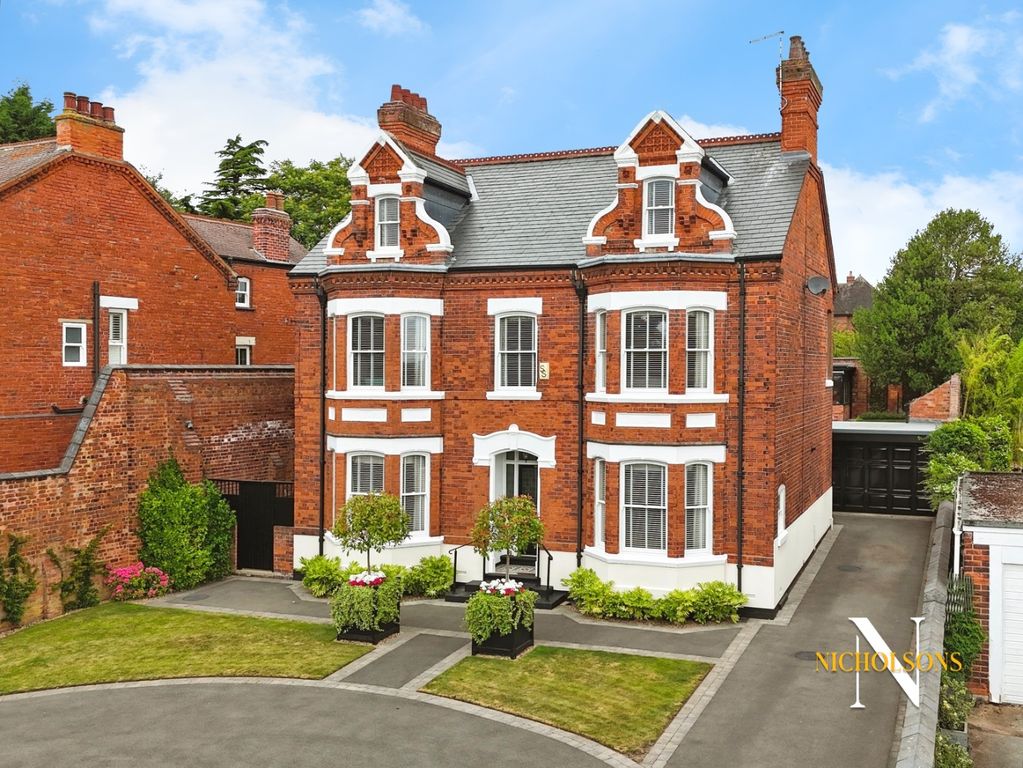 Property photo 1 of 43 3607990