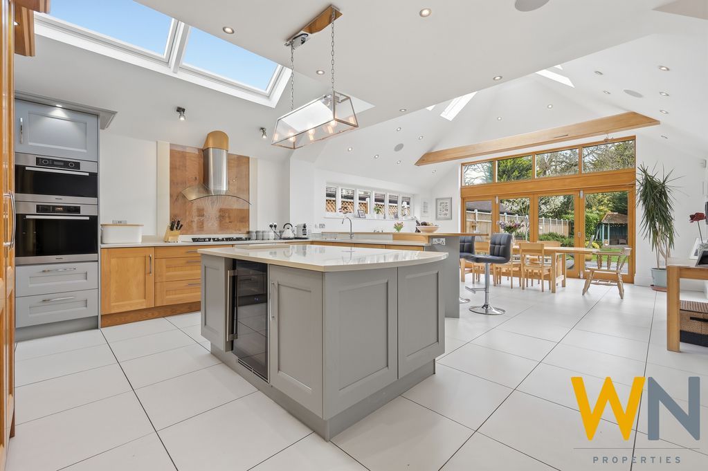 Property photo 2 of 33 Photo 11