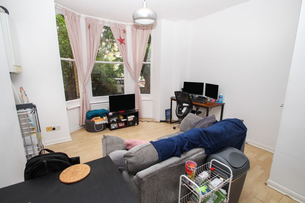Property photo 2 of 10 3958801