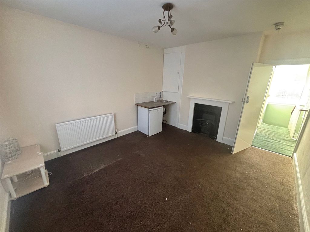 Property photo 2 of 12 Picture No. 15