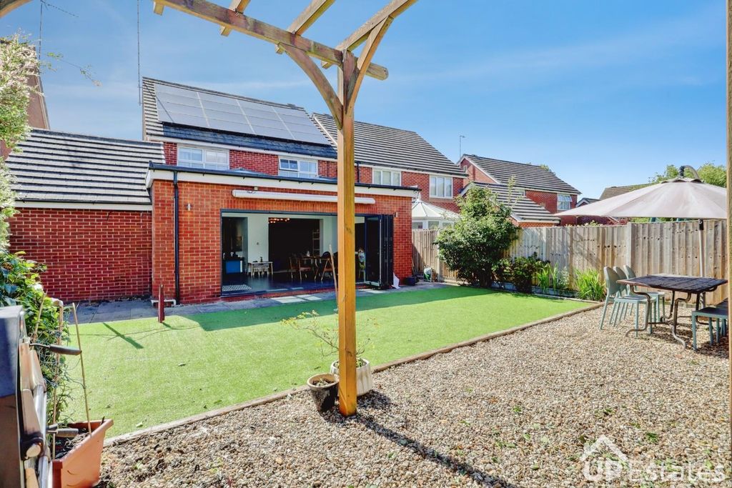 Property photo 2 of 30