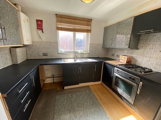 Property photo 2 of 5 Kitchen