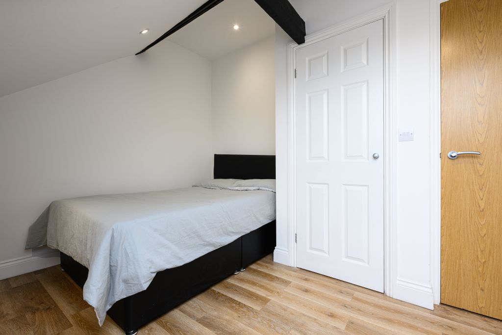 Property photo 2 of 10 20250820 Ras 21C Ridley Place-2