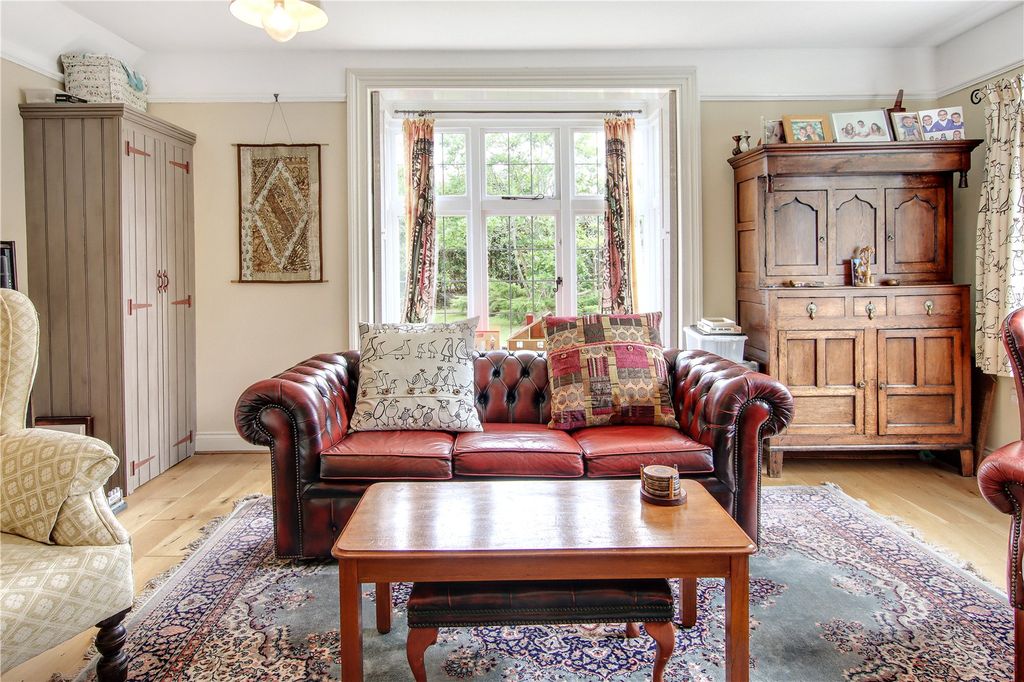 Property photo 3 of 16 Sitting Room