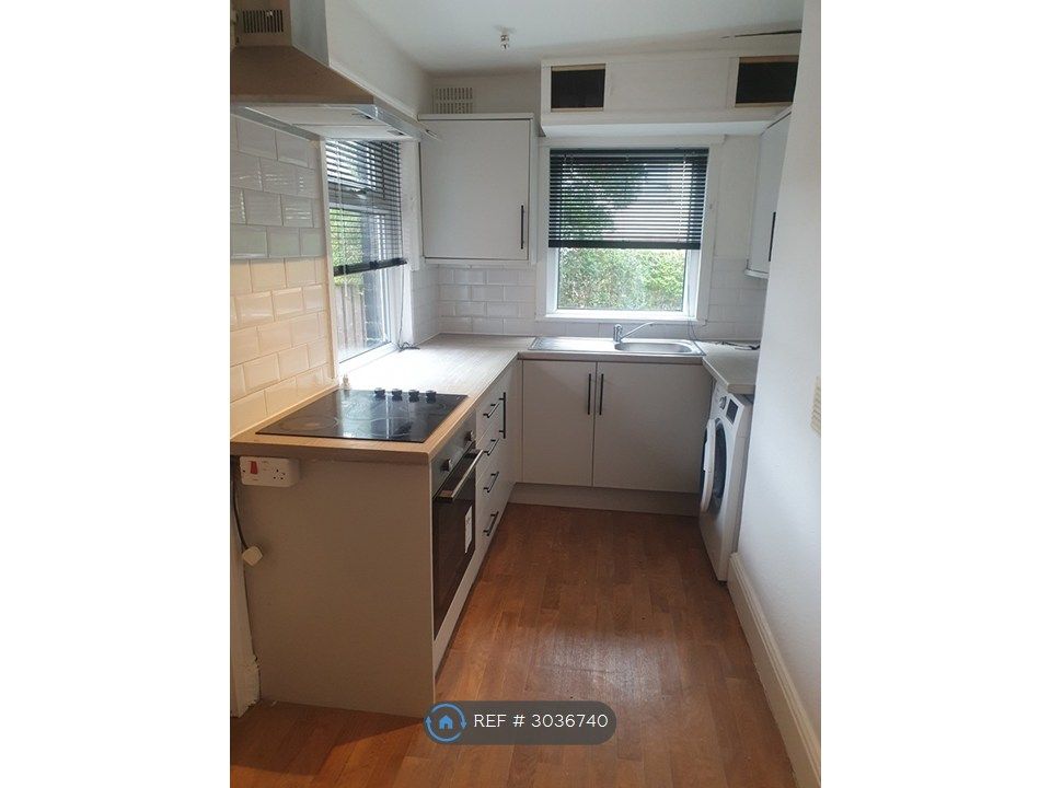 Property photo 3 of 6 Separate Kitchen