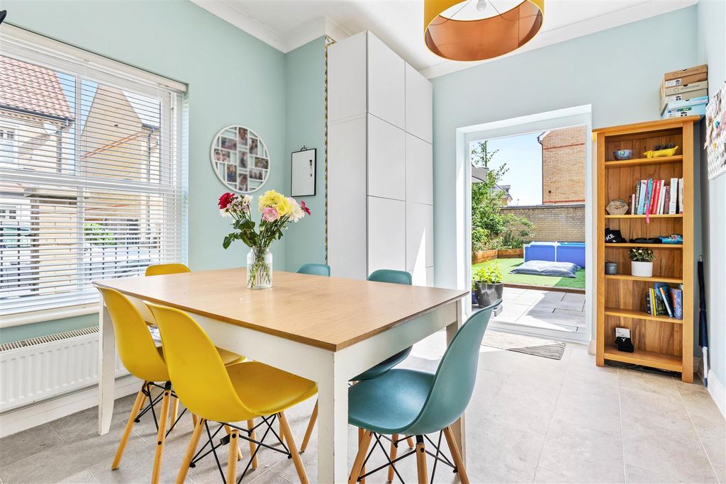 Property photo 3 of 28 Dining Area