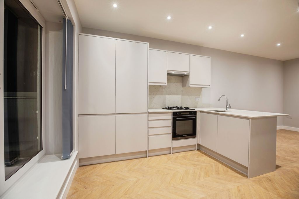 Property photo 2 of 18 Gallery