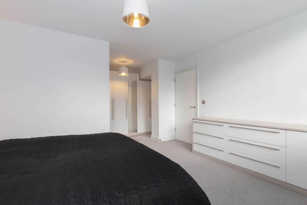 Property photo 2 of 40
