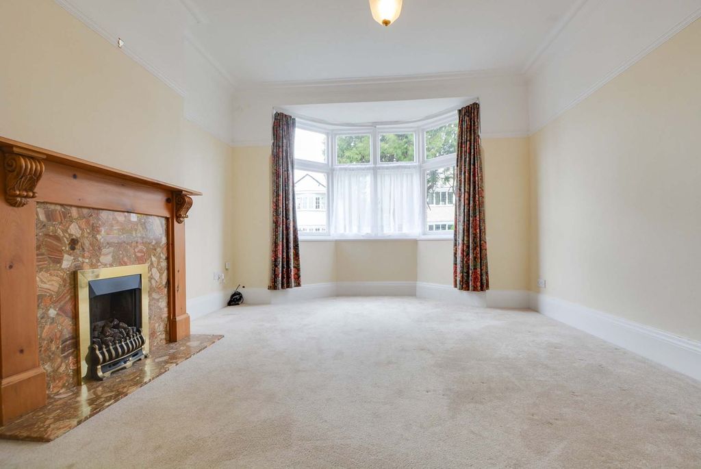 Property photo 2 of 26