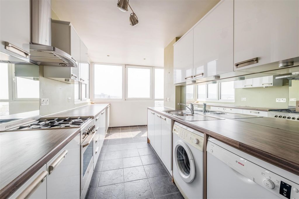 Property photo 2 of 19 9A Sussex Heights -5.Jpg
