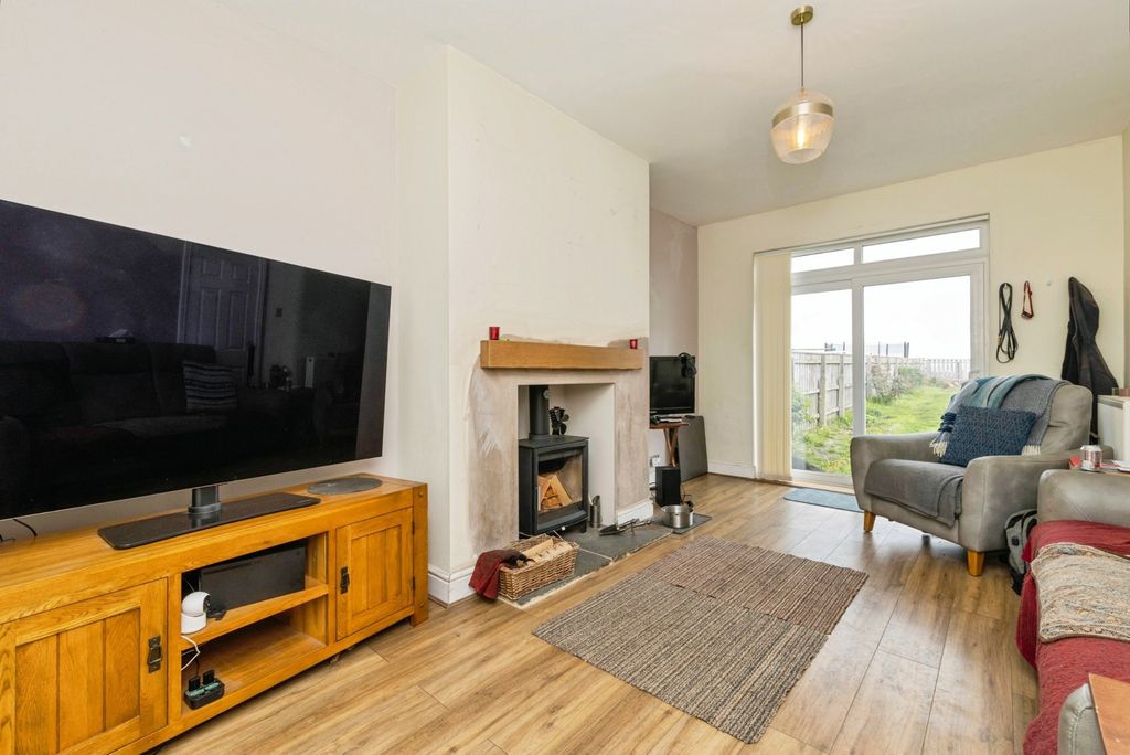 Property photo 3 of 19 Pbox-Img.Jpg