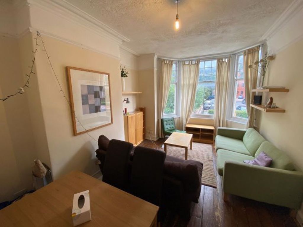 Property photo 1 of 7 A Bright And Welcoming Living Room With Large Bay ...