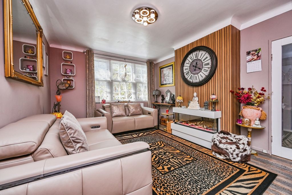 Property photo 2 of 17 Pbox-Img.Jpg